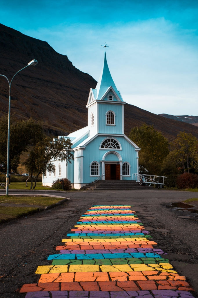 Blauer Kirchen Regenbogen