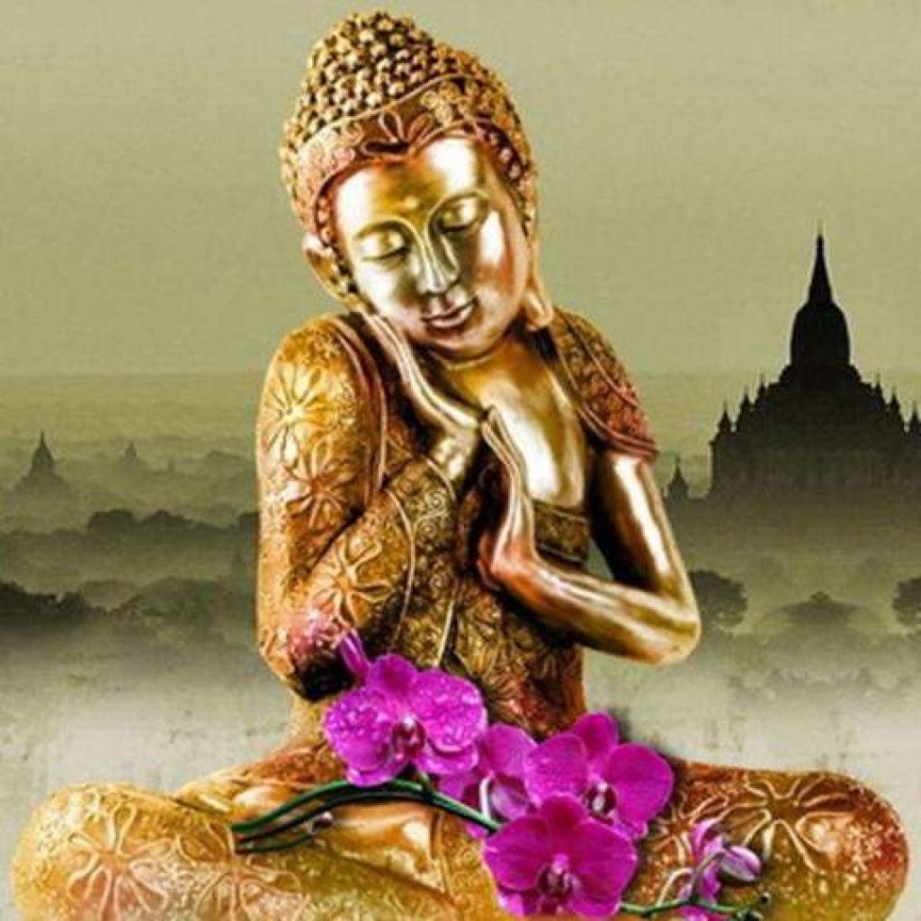 Buddha mit violetten Blumen