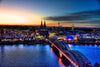 Laden Sie das Bild in den Galerie-Viewer, Hohenzollernbrücke mit Köln Skyline